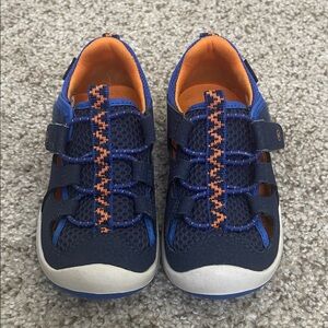 Stride Rite Wade 2.0 sneaker sandal size 6